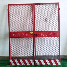 施工電梯防護門